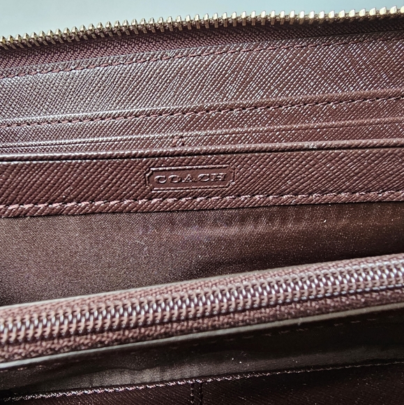 NWOT Coach Signature Brown and Tan Zip Around Wallet Clutch - Picture 9 of 10